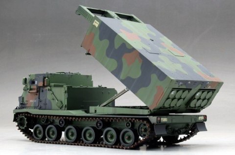 Model plastikowy M270/A1 Multiple Launch Rocket System Model plastikowy M270/A1 Multiple Launch Rocket System