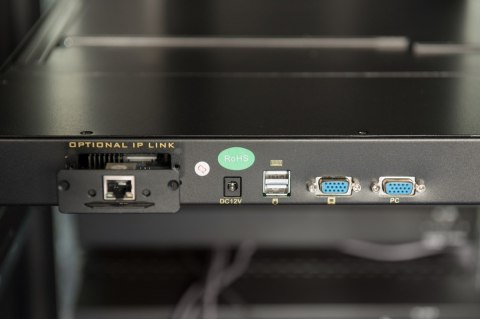 Konsola 17 LCD z touchpad KVM 8 portów 1U komplet kabli (8xDS-19231) klawiatura US Konsola 17 LCD z touchpad KVM 8 portów 1U komplet kabli (8xDS-19231) klawiatura US
