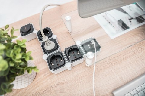 Elastyczna listwa zasilająca biurowa 4 gniazdowa z 2 złączami USB Elastyczna listwa zasilająca biurowa 4 gniazdowa z 2 złączami USB