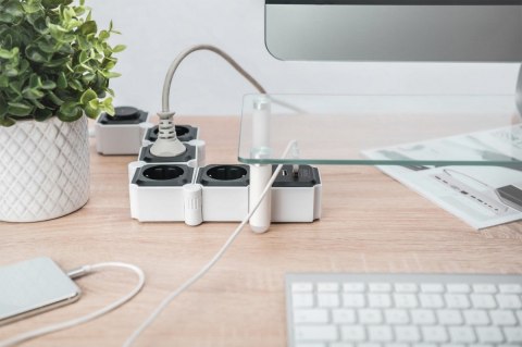 Elastyczna listwa zasilająca biurowa 4 gniazdowa z 2 złączami USB Elastyczna listwa zasilająca biurowa 4 gniazdowa z 2 złączami USB