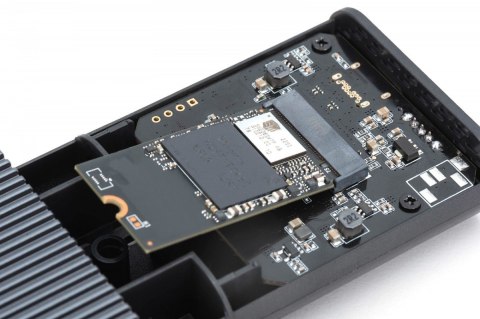 Obudowa USB 4.0 Typ C na dysk SSD M.2 NVMe 40 Gbps aluminiowa, beznarzędziowa Obudowa USB 4.0 Typ C na dysk SSD M.2 NVMe 40 Gbps aluminiowa, beznarzędziowa