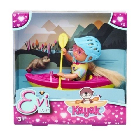 Lalka Evi w kajaku Lalka Evi w kajaku
