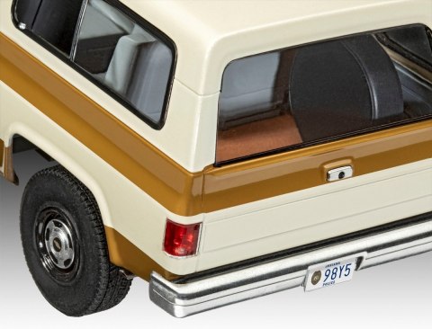 Model do sklejania Samochód 1985 Chevrolet K5 Blazer S 1/25 Model do sklejania Samochód 1985 Chevrolet K5 Blazer S 1/25
