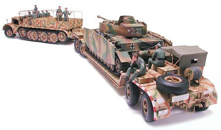 Model plastikowy FAMO with Tank Transporter Model plastikowy FAMO with Tank Transporter