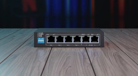 Przełącznik EUROS V2 6 portów POE SWITCH 4 porty 10-100MBPS POE + 2 porty UPLINK 802.3AF 60W Przełącznik EUROS V2 6 portów POE SWITCH 4 porty 10-100MBPS POE + 2 porty UPLINK 802.3AF 60W