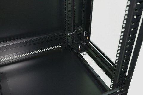 Szafa rack 32U 800x800mm czarna stojąca Szafa rack 32U 800x800mm czarna stojąca