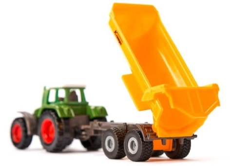 Traktor Fendt z wywrotką kolebkową Krampe Traktor Fendt z wywrotką kolebkową Krampe