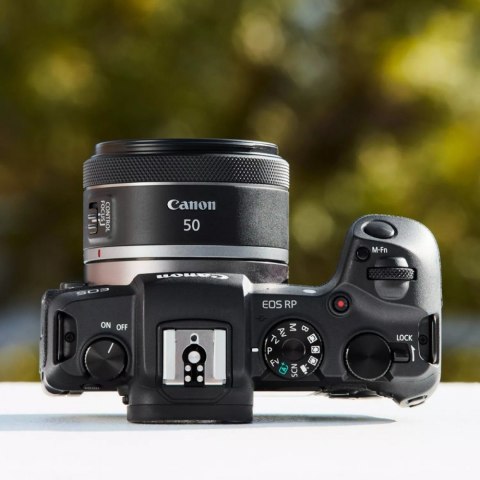 Aparat bezlusterkowy EOS R6 Mark II 5666C004 V5 + Obiektyw RF 50mm F1.8 STM 4515C005 Aparat bezlusterkowy EOS R6 Mark II 5666C004 V5 + Obiektyw RF 50mm F1.8 STM 4515C005