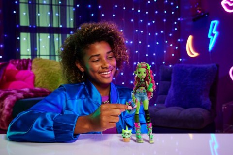 Lalka Monster High Venus McFlytrap + kotek Chewlian Lalka Monster High Venus McFlytrap + kotek Chewlian