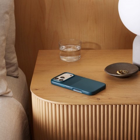 Etui Beats Rugged zgodne z MagSafe i panelem Sterowanie aparatem do iPhonea 17 Pro Max - tatrzański granatowy