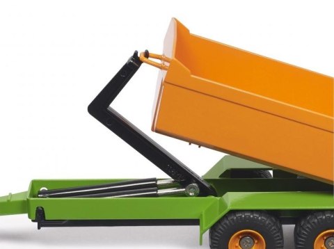 Traktor Fendt z przyczepą z podnośnikiem Traktor Fendt z przyczepą z podnośnikiem