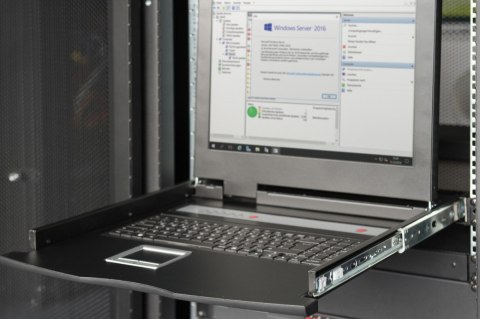 Konsola 19 LCD z touchpad KVM 16 portów 1U komplet kabli (16xDS-19231) klawiatura US