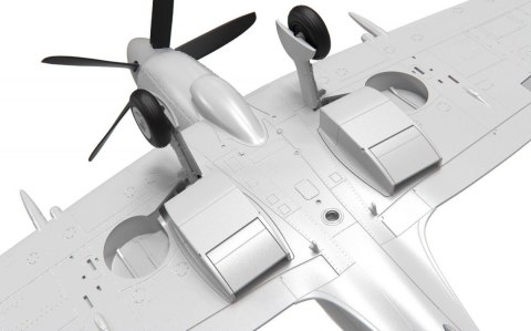 Model plastikowy Supermarine Spitfire XIV Model plastikowy Supermarine Spitfire XIV